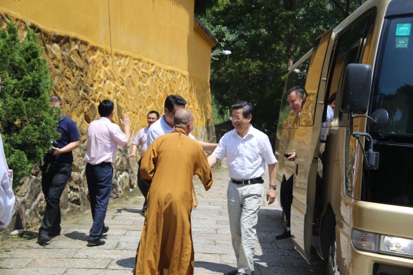 温州市委书记陈一新等一行人来能仁寺视察指导(图2)