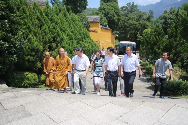 温州市委书记陈一新等一行人来能仁寺视察指导(图3)