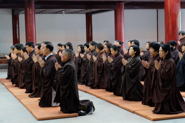 丁酉年四月初八，雁荡山能仁寺举行盛大的浴佛节法会(图1)