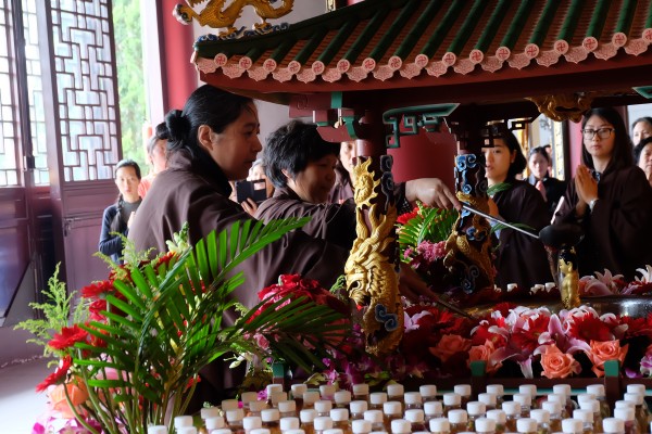 丁酉年四月初八，雁荡山能仁寺举行盛大的浴佛节法会(图22)