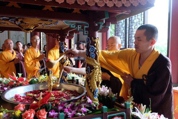 雁荡山能仁寺举行盛大的浴佛节法会(图23)