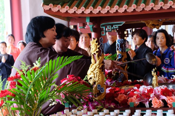 雁荡山能仁寺举行盛大的浴佛节法会(图33)