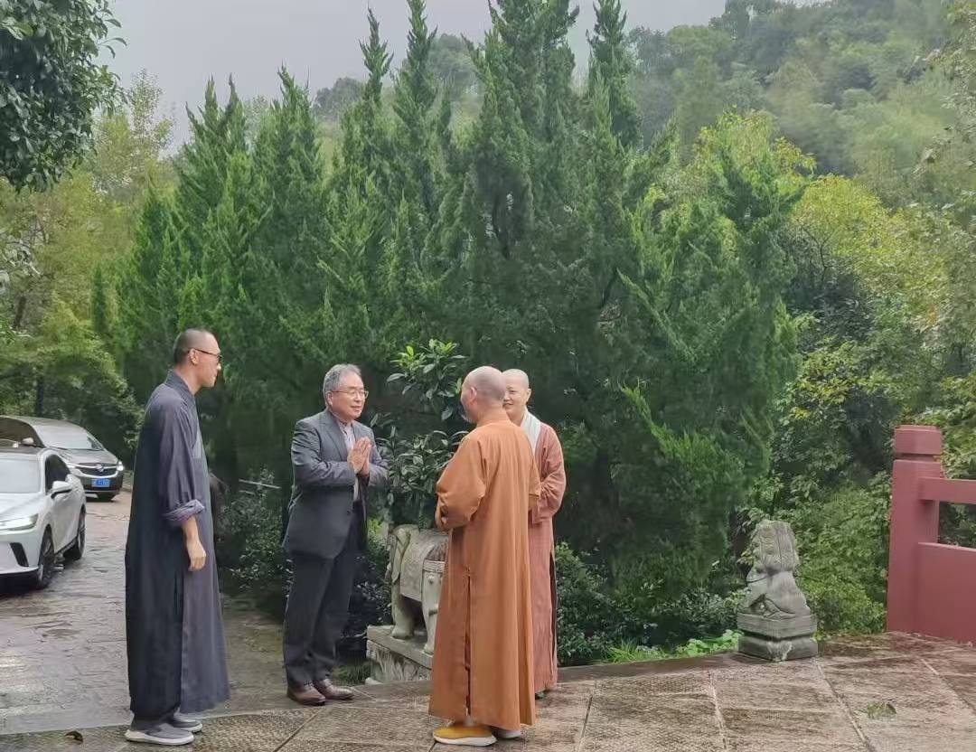 日本花园大学衣川贤次教授一行来雁荡山能仁寺参访(图2)